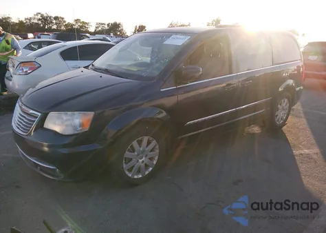 2013 Chrysler Town & Country Touring z USA, uszkodzony, nr VIN 2C4RC1BG2DR512286